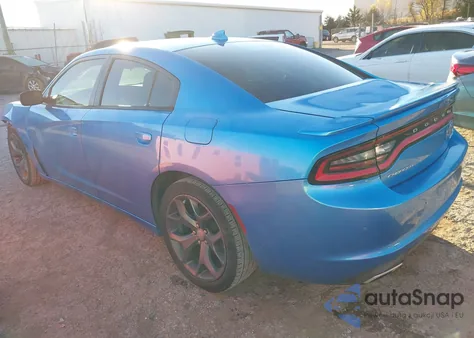 2015 Dodge Charger Sxt z USA, uszkodzony, nr VIN 2C3CDXHG8FH832271